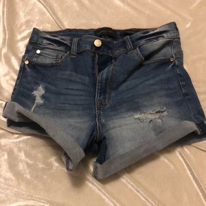 KENDALL AND KYLIE Jean shorts